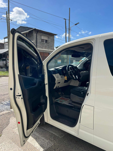 Toyota Hiace 2.8 Tdi Furgón 6at L1h1 3a 4p