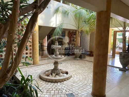 Casa En San Carlos De Apoquindo, 5d 7b, Conexión Subterránea