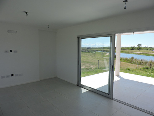 Casa A Estrenar En El Naudir Lote, A La Laguna.