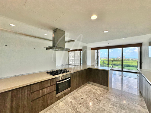 * Departamento En Venta En Puerto Cancun, Be Towers