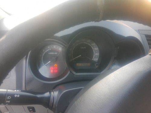 Imagen 10 de 14 de Toyota Hilux 2010 2.5 Cab Doble 4x2