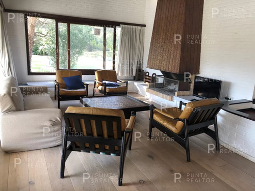 Casa En Venta En Playa Mansa, Punta Del Este, Uruguay