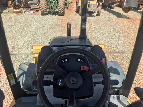 Retroescavadeira Caterpillar Mod. 416 E - 4x4 Ano 2014