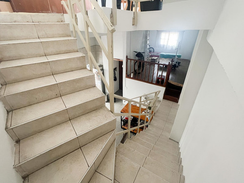 Casa Con Local En Pb