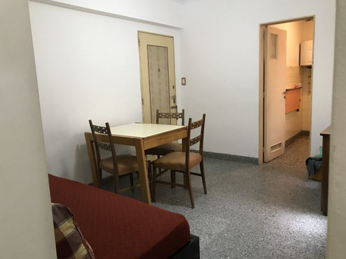 Imagen 2 de 9 de Dos Ambientes - Excelente Zona Comercial