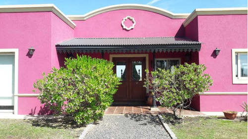 Casa Chalet  En Venta En Loma Escondida, Luján, G.b.a. Zona Oeste