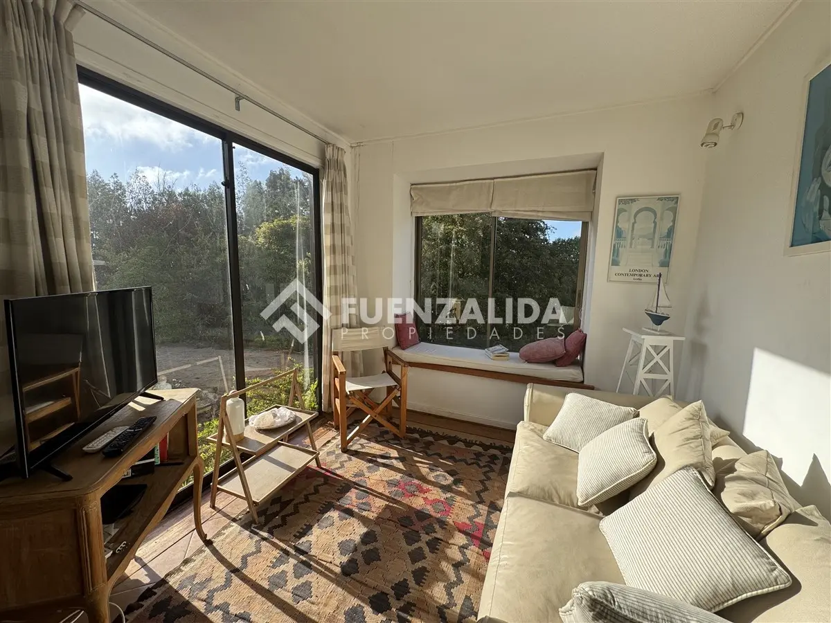 Imagen 5 de 27 de Casa Cerca De La Plaza De Los Quillayes En Terreno Grande