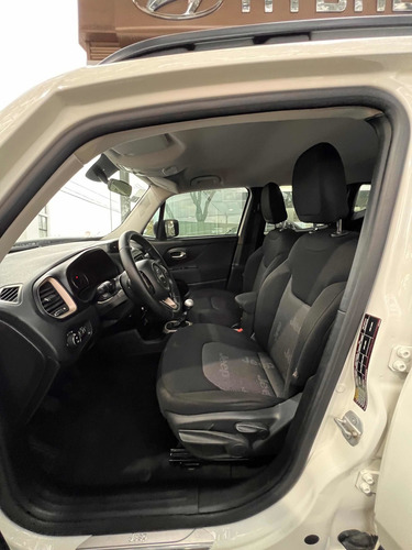 Imagen 18 de 22 de Jeep Renegade 2016 1.8 Sport