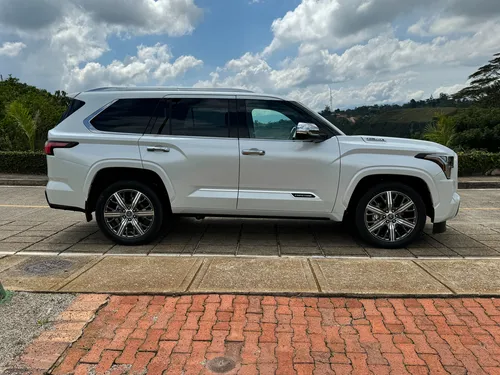Toyota Sequoia CAPSTON 3.5 HIBRIDA