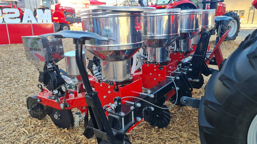 Sembradora Neumática 4 Surcos Massey Ferguson Con Accesorios