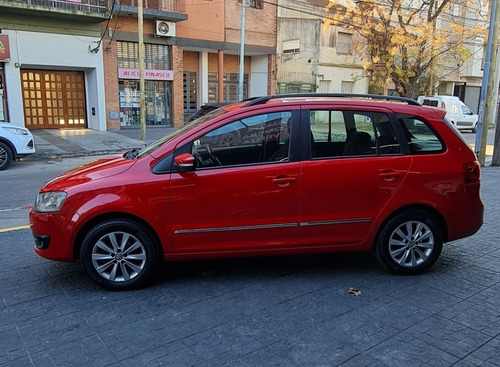 Imagen 3 de 15 de Volkswagen Suran 2011 1.6 Highline 101cv 11c