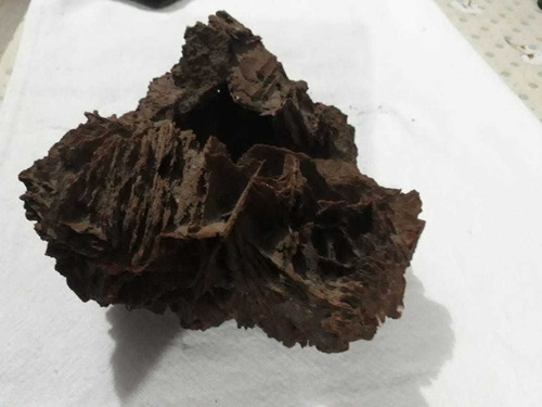 Pedra Roxa Para Decoração Aquário Raridade Tipo Favo Marrom