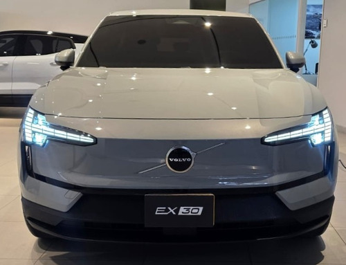 Volvo EX30 Core E40