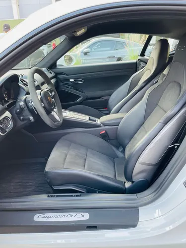 Porsche Cayman 2022