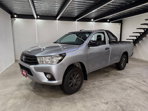 Toyota Hilux 2.7 Cabina Sencilla Mt