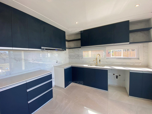 Casa En Venta En Santa Elena, Pilar Del Este, Pilar