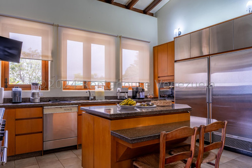 Stephany La Roche Casa En Venta En Alto Hatillo Mls #24-24905