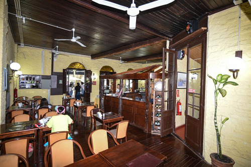 Imagen 2 de 11 de Excelente Local En Colonia Del Sacramento. Avenida Principal