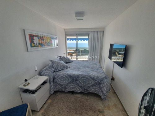 Imagen 15 de 30 de Departamento En Venta, Playa Mansa Primera Linea
