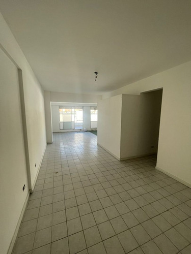 Imagen 8 de 17 de Oficina En Venta En Area Centro