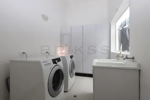 Casa En Venta En El Poblado. Cod V50795