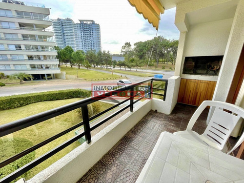 Imagen 14 de 25 de Apartamento En Venta A Una Cuadra Del Mar, Reciclado Y Con Parrillero Propio