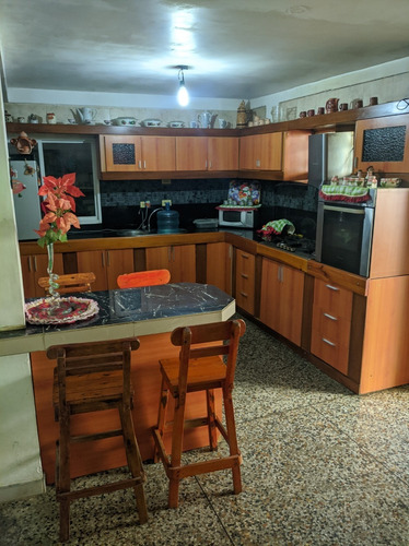 Imagen 3 de 14 de Casa En Venta Cumaná. Av Cancamure Villa Ayacucho