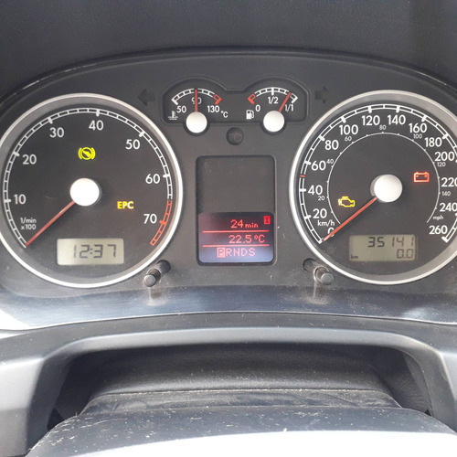 Imagen 8 de 12 de Volkswagen Bora 2011 1.8 Highline T Tiptronic Cuero