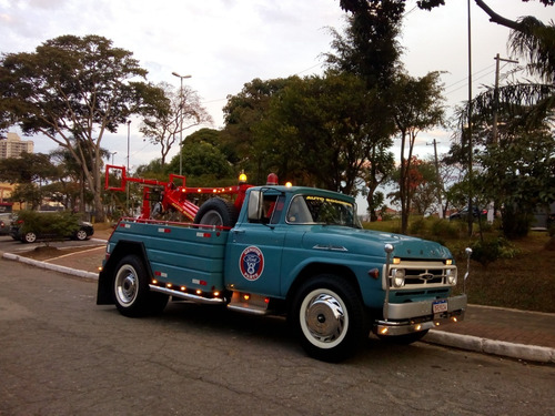 Ford F600 Guincho Antigo