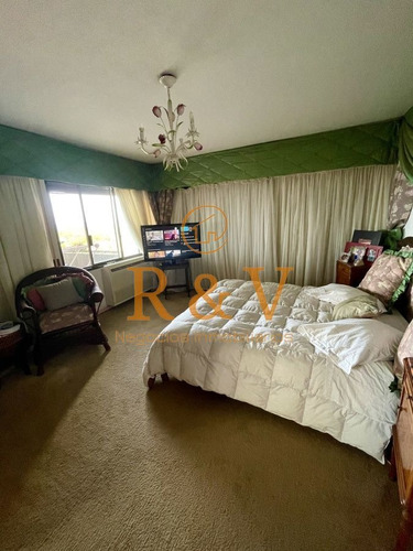 Imagen 10 de 16 de Apartamento En Venta- 4 Dormitorios + Dependencia. Punta Del Este