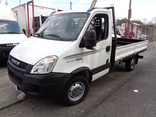Imagem 1 de 13 de Iveco Daily 35s14 Carroceria Ar Condicionado