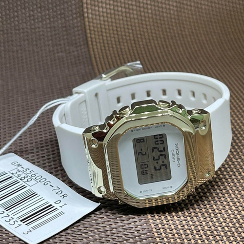 Reloj Casio Dama Gm-s5600g-7d G-shock Antigolpe Sumergible Color De La Malla Blanco Color Del Bisel Dorado Color Del Fondo Blanco