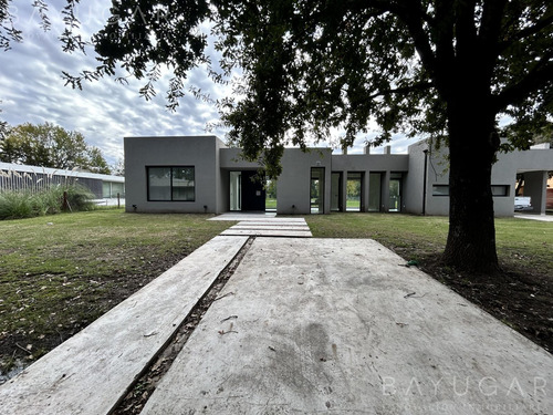 Venta - Casa A Estrenar / Barrio San Joaquin / Exaltación De La Cruz