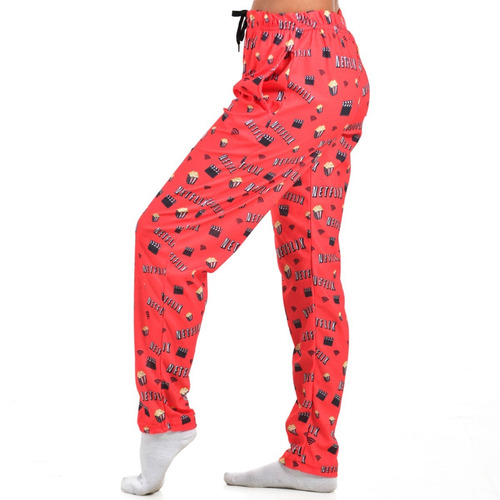 Imagen 3 de 5 de Pijama Largo Netflix Rojo Remera Negra - Store Mykonos