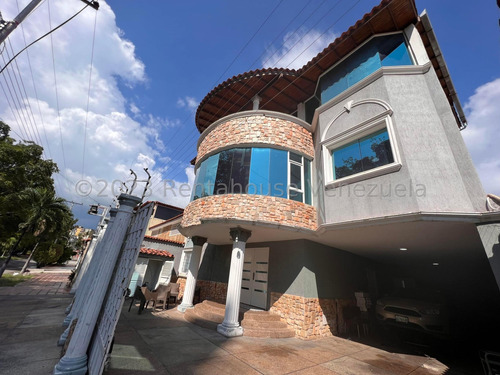 Casa Quinta En Venta 3 Pisos Nela 24-9889