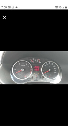 Imagem 5 de 8 de Volkswagen Voyage 2012 1.0 Vht Trend Total Flex 4p
