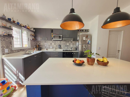 Imagen 5 de 30 de Gran Dúplex 4 Ambientes 120 M2 Cub. Cochera Y Jardin . Posesion Inmediata Visite !