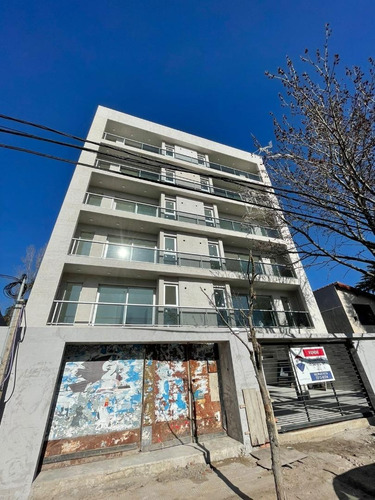 Imagen 2 de 19 de Departamento De 2 Ambientes A Estrenar - En Construccion
