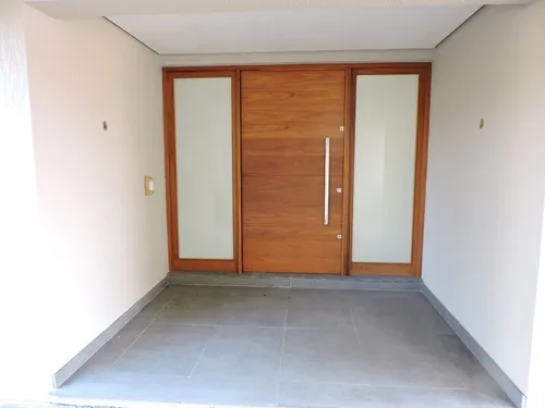 Casa Nova No Alto Da Colina Com 600m2 Em Terreno De 1000m2