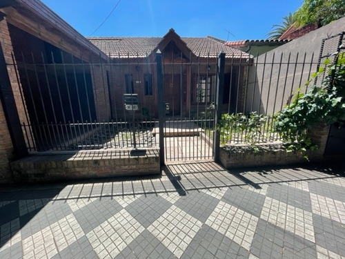 Venta-casa C/jardín En Inmejorable Ubicación En Monte Grande