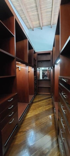 Imagen 19 de 24 de Venta Casa 820 M2 4h/4b/4p Altamira