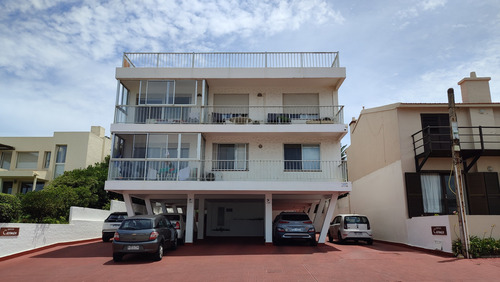 Imagen 2 de 24 de Vende Apartamento 3 Dormitorios, 2 Baños Y Terraza De 160 M2