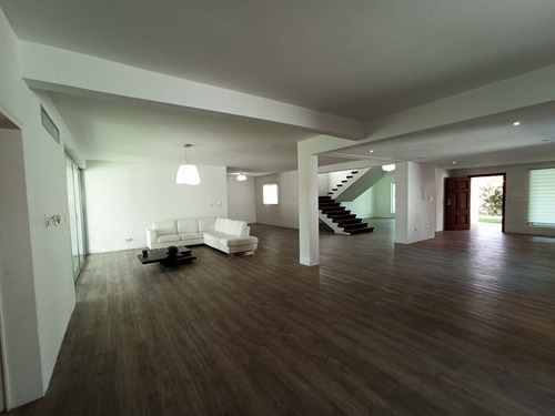 Imagen 2 de 25 de Adriana Atienzo Vende | Moderna Casa En Guataparo Country Club (foc-648)