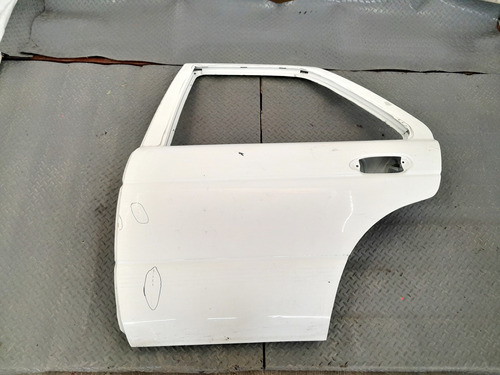 Puerta Trasera Izquierda Nissan Tsuru 3 1992-2017 Detalle