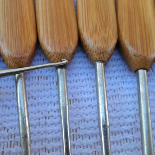 Imagen 5 de 9 de Set Palillos Crochet Bambu Punta Metálica (0.75mm A 3mm)