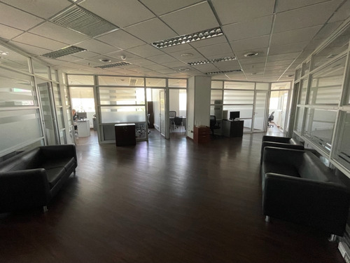 Venta/arriendo Oficina Av. El Salto Huechuraba Id 52.209-lin