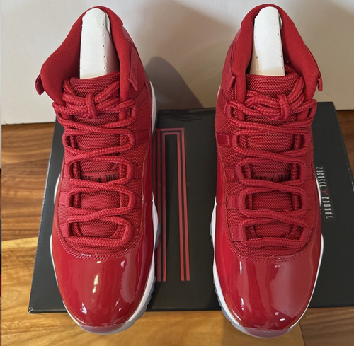 Nike Air Jordan 11 Retro Win Like 96 (Usado)