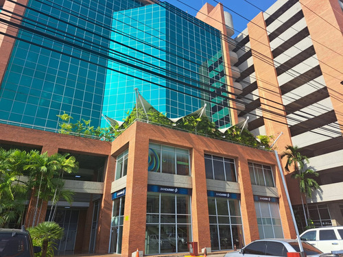 Oficina Empresarial En Alquiler En Centro Empresarial Lechería (cel)