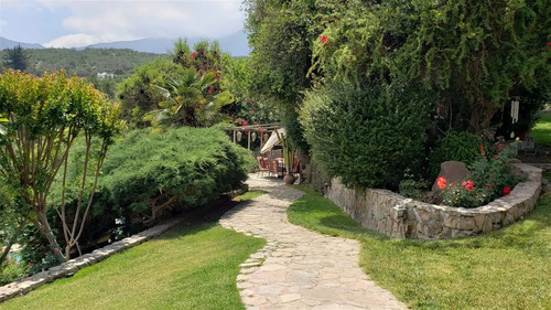 Parcela En Venta 8.400m2 En Condominio De Curacaví.
