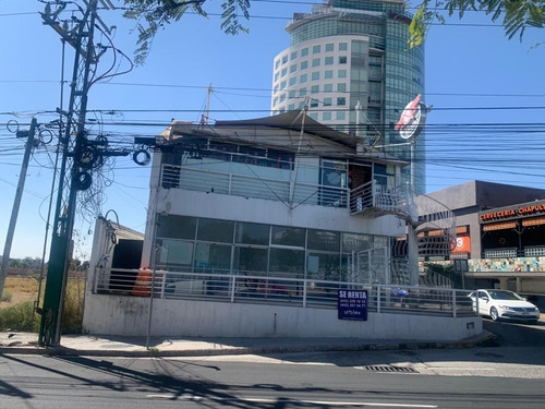 Imagen 1 de 2 de Renta De Local En Plaza Comercial